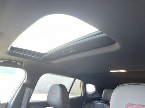 Used 2024 Chevrolet Trax RS w/ Sunroof Package image 22