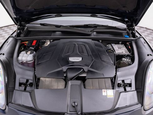 Certified 2023 Porsche Cayenne image 33