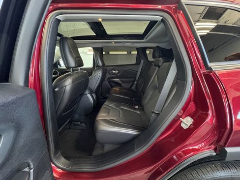 Used 2021 Jeep Cherokee Limited AWD/4WD image 21