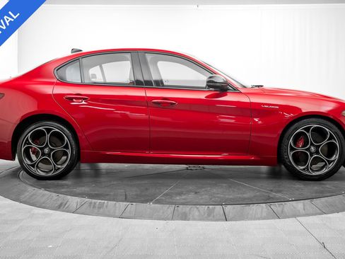 Used 2023 Alfa Romeo Giulia Veloce AWD/4WD image 8