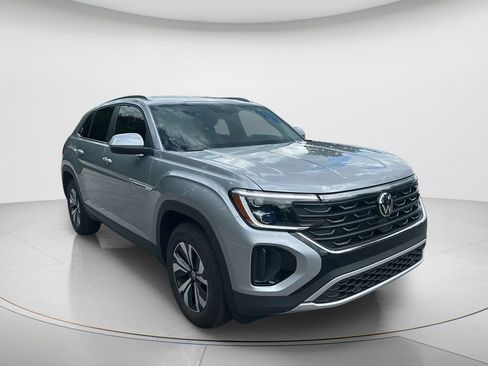 Certified 2026 Volkswagen Atlas Cross Sport SE FWD image 8