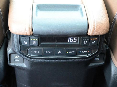 Used 2025 Toyota Grand Highlander AWD Hybrid image 21