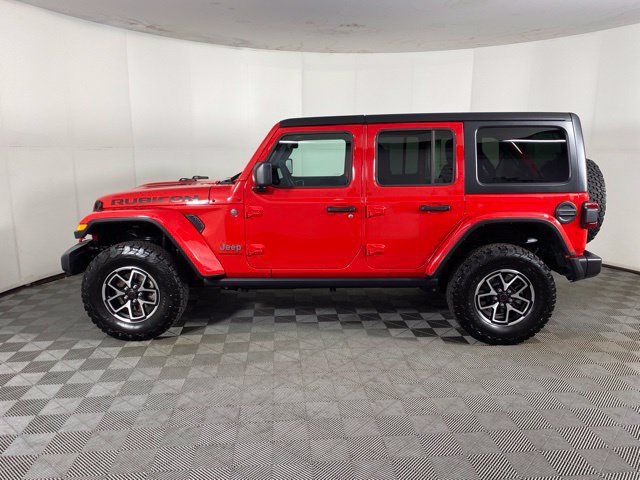 Used 2025 Jeep Wrangler Unlimited Rubicon AWD/4WD image 11
