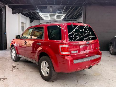 Used 2011 Ford Escape XLT w/ Class II Trailer Tow Pkg FWD image 3