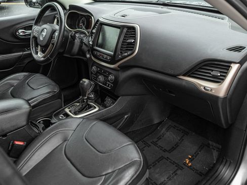 Used 2014 Jeep Cherokee Limited w/ Technology Group AWD/4WD image 32