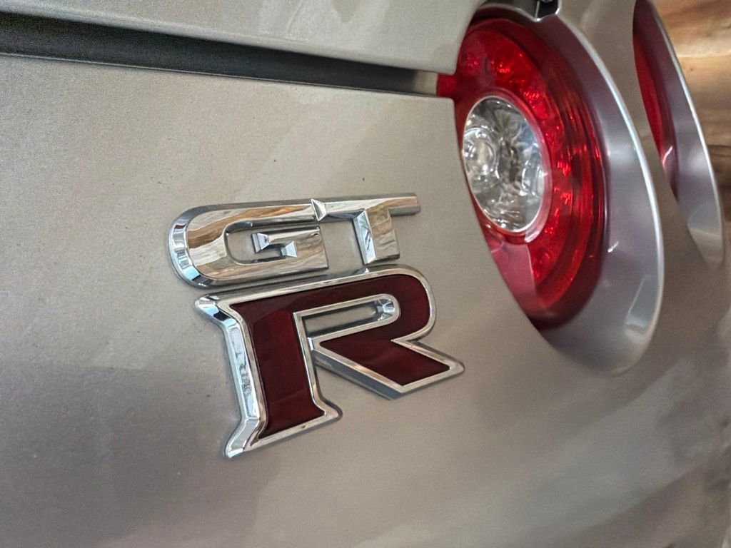 Used 2009 Nissan GT-R Premium AWD/4WD image 23