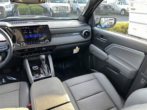 Used 2024 Chevrolet Colorado ZR2 w/ ZR2 Bison Edition image 17