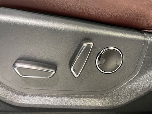 Used 2024 Ford Expedition Limited image 12