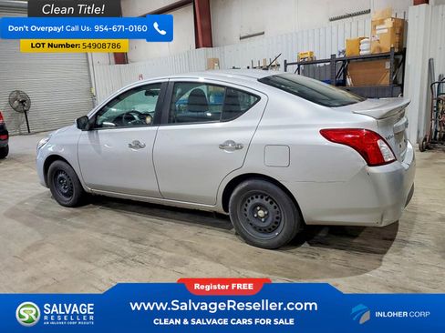 Used 2019 Nissan Versa SV FWD image 3