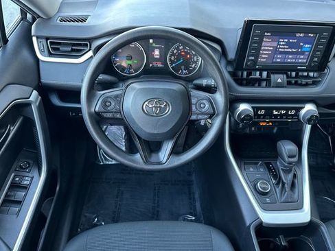 Certified 2022 Toyota RAV4 LE image 18