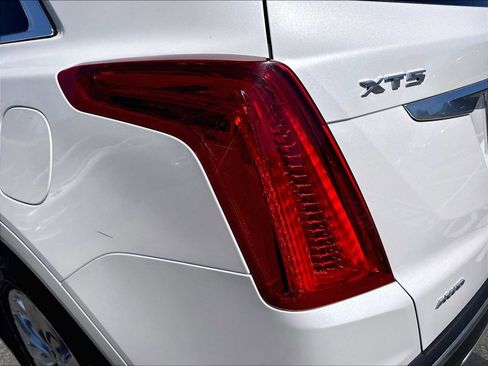 Used 2019 Cadillac XT5 Platinum AWD/4WD image 31
