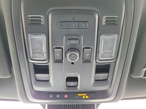 Used 2023 Chevrolet Tahoe Z71 w/ Luxury Package image 31