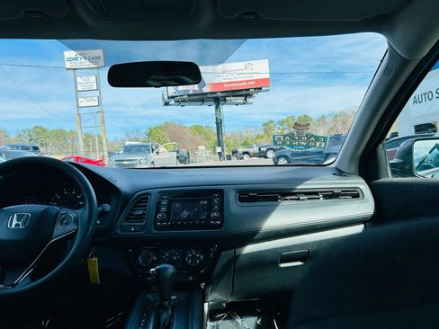 Used 2019 Honda HR-V LX image 25