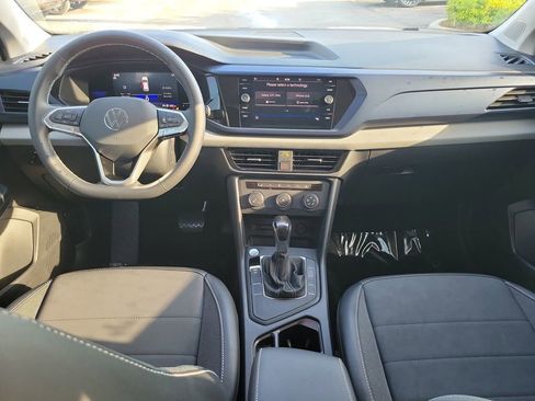 Used 2022 Volkswagen Taos SE image 9