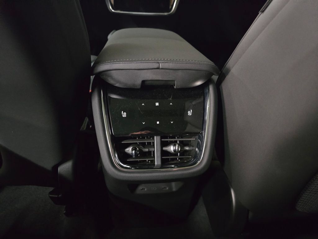 Used 2025 Volvo EX90 Plus AWD/4WD image 18