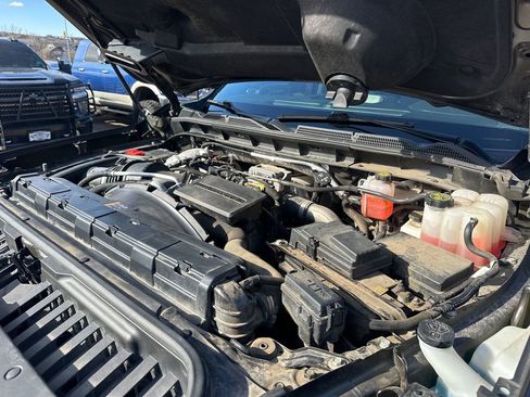 Used 2021 GMC Sierra 3500 4x4 Crew Cab w/ Gooseneck/5TH Wheel Package image 22