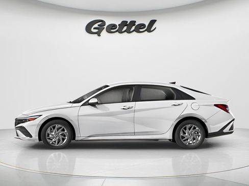 New 2026 Hyundai Elantra Blue image 2