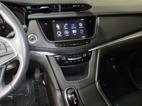 Used 2017 Cadillac XT5 Luxury FWD image 19