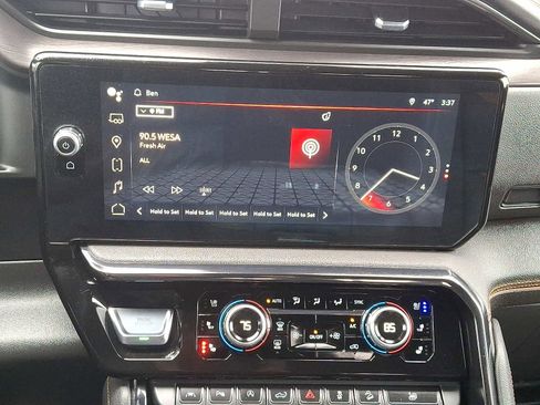 Used 2022 GMC Sierra 1500 AT4 w/ AT4 Premium Package image 17