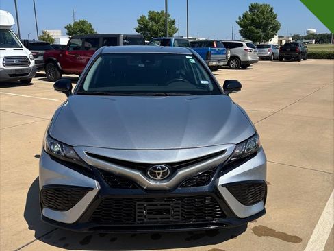 Used 2022 Toyota Camry SE w/ Convenience Package FWD image 8