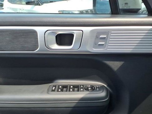 Used 2025 Hyundai Santa Fe Limited FWD image 19