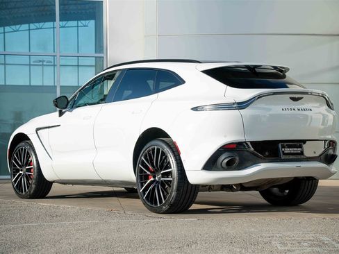 Used 2022 Aston Martin DBX image 10
