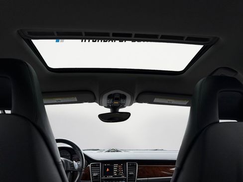 Used 2014 Porsche Panamera 4 image 24