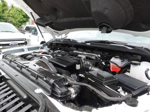 Used 2024 GMC Sierra 2500 Pro w/ Convenience Package image 56