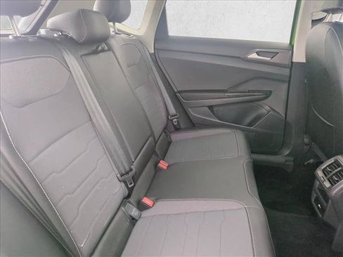 Used 2025 Volkswagen Taos SE FWD image 24