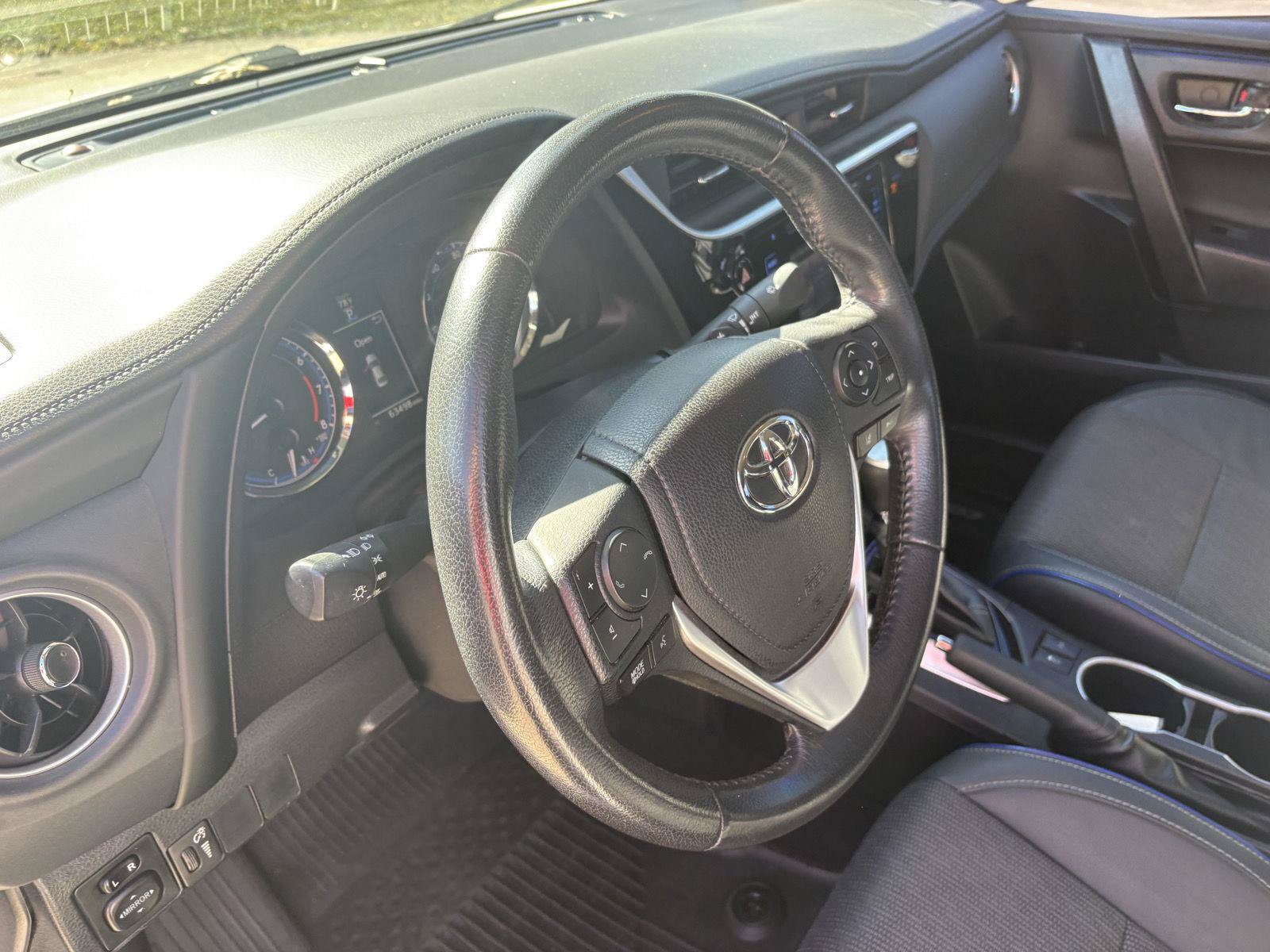 Used 2019 Toyota Corolla SE FWD image 6
