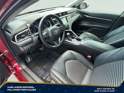 Used 2018 Toyota Camry SE FWD image 13