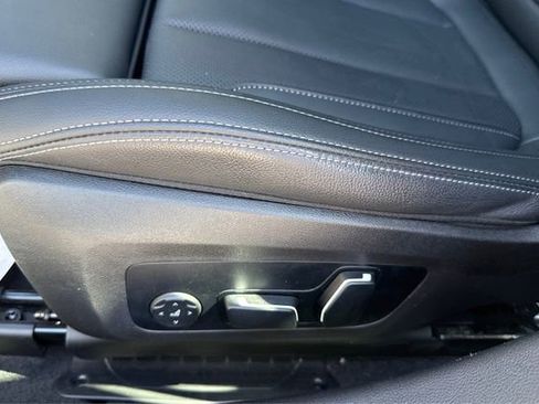 Used 2024 BMW 330i Sedan image 19