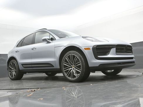 New 2026 Porsche Macan image 36