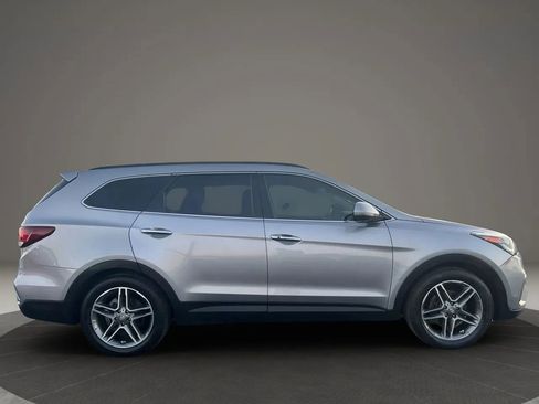 Used 2017 Hyundai Santa Fe FWD image 6