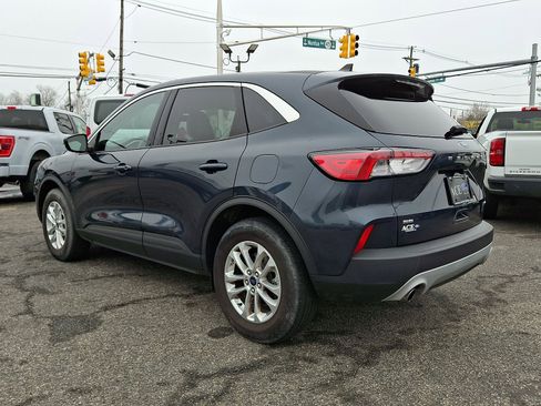 Certified 2022 Ford Escape SE image 4