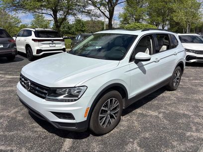 Used 2018 Volkswagen Tiguan SE w/ Panoramic Sunroof Package