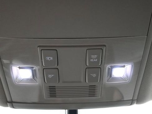 Used 2021 Volkswagen Atlas S AWD/4WD image 34