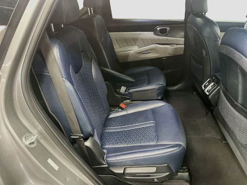 Used 2022 Kia Sorento SX Prestige w/ Panoramic Sunroof Package AWD/4WD image 30