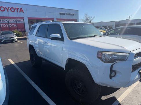 Used 2018 Toyota 4Runner SR5 Premium image 1