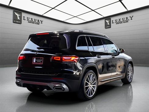 Used 2021 Mercedes-Benz GLB 250 GLB 250 image 6