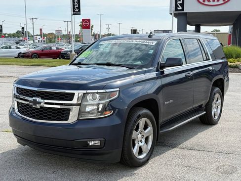 Used 2020 Chevrolet Tahoe LT w/ Luxury Package AWD/4WD image 3