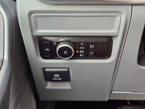 Used 2023 Ford F150 XLT AWD/4WD image 24