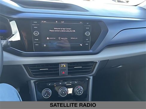 Used 2023 Volkswagen Taos SE w/ Panoramic Sunroof Package image 29