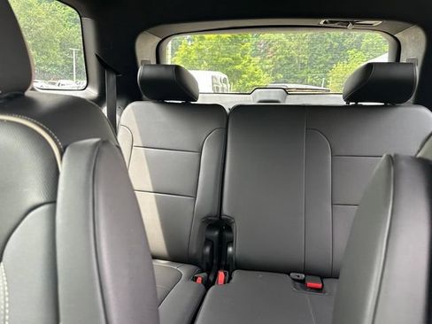 Used 2023 Chevrolet Traverse Premier w/ Redline Edition AWD/4WD image 19