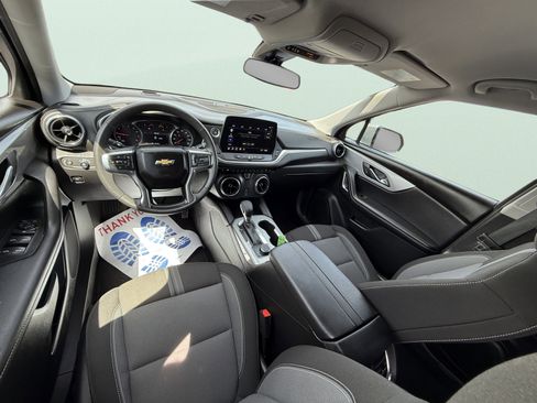 Used 2025 Chevrolet Blazer LT FWD image 11