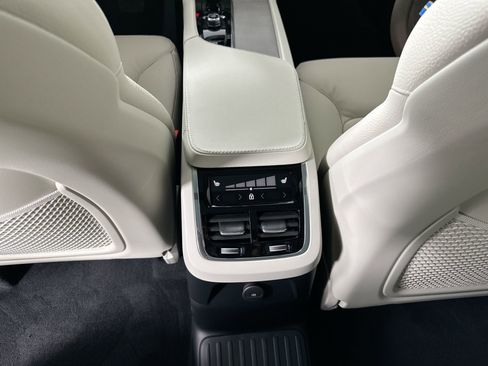 New 2025 Volvo XC90 T8 Plus w/ Protection Package Premier image 25