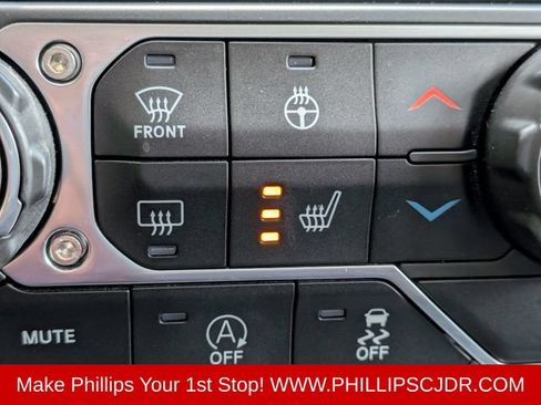 Used 2021 Jeep Wrangler Unlimited Sahara AWD/4WD image 23