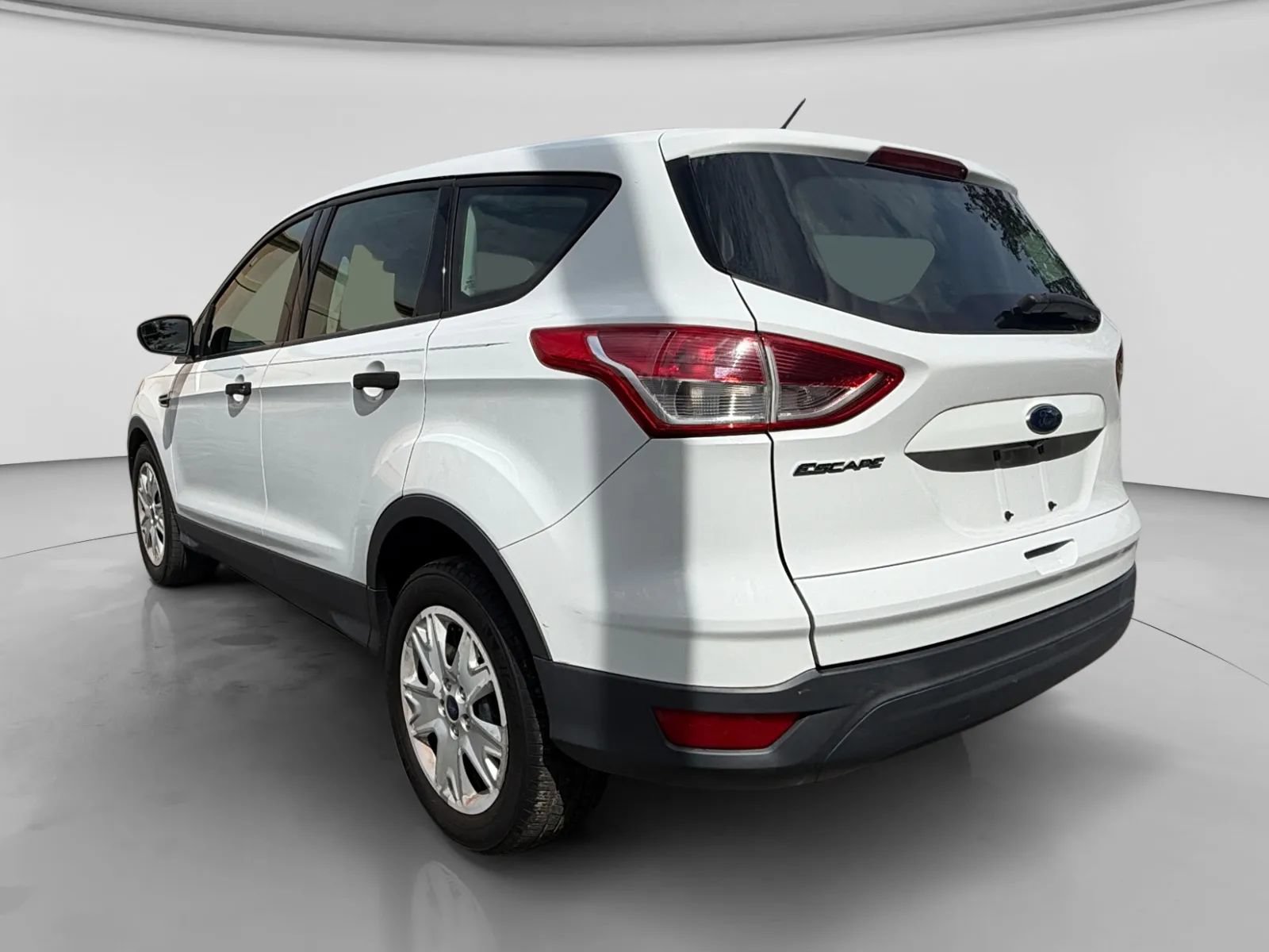 Used 2016 Ford Escape S FWD image 3