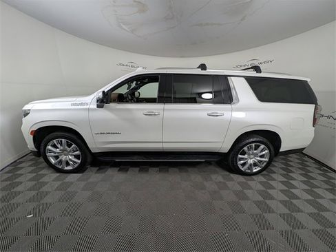 Used 2021 Chevrolet Suburban High Country image 2