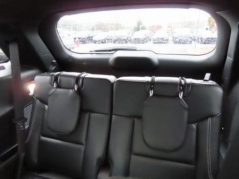 Used 2020 Ford Explorer ST w/ ST Street Pack image 33